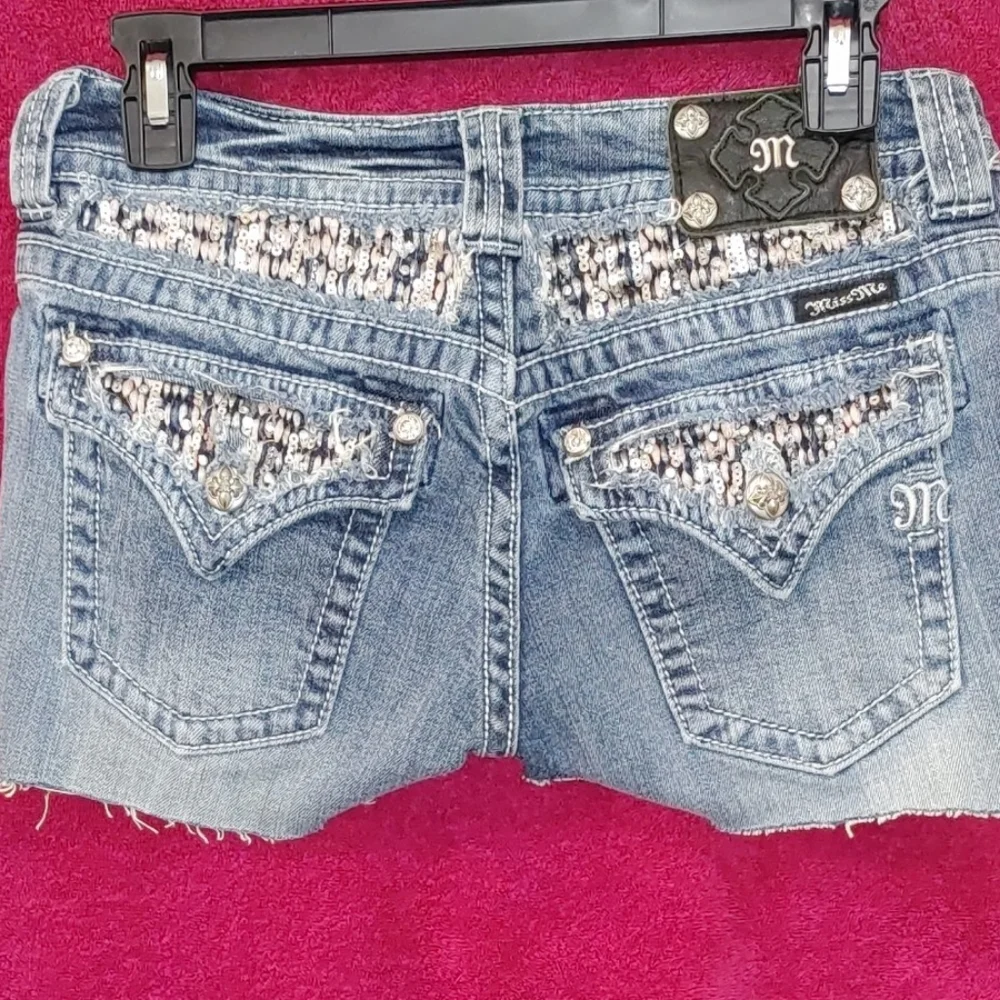 Miss Me Jean Shorts - Picture 1 of 4